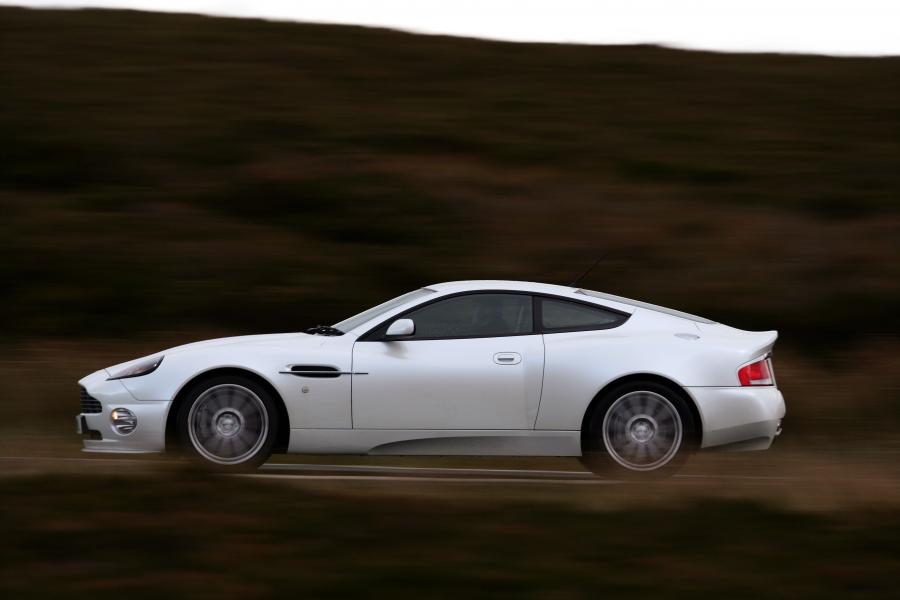  Aston Martin V12 Vanquish S 2004 года  (UK) (фото 17 из 37)